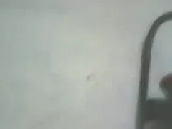 বড় সুন্দরী মহিলা চু ...