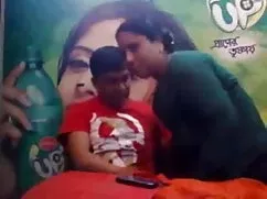 হস্তমৈথুন. সুন্দরী চ ...