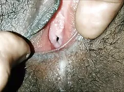 গভীর বাংলাদেশি মেয়ে ...
