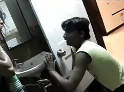 বহু পুরুষের চুদাচুদি ...