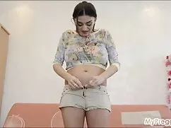 বড় সুন্দরী মহিলা